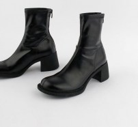 Эластичные ботинки с круглым носом фото