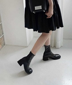 Эластичные ботинки с круглым носом фото