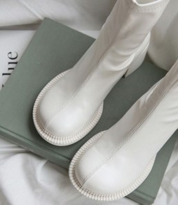 Эластичные ботинки с круглым носом фото