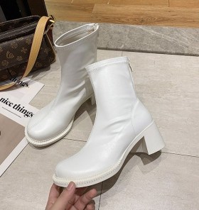 Эластичные ботинки с круглым носом фото