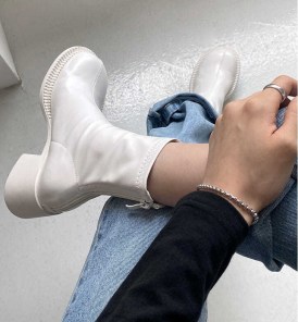 Эластичные ботинки с круглым носом фото