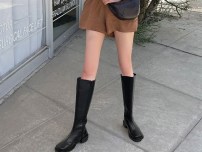 Высокие сапоги трубы с квадратным мысом - носом фото