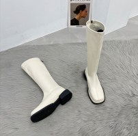 Высокие сапоги трубы с квадратным мысом - носом фото