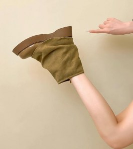 Женские лаковые ботинки сапоги на высокой платформе и сильным заворотом фото