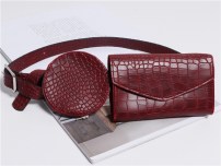 Ремень под змеиную кожу с двумя мини клатчами фото