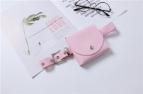 Резиновый ремень с маленьким клатчем фото