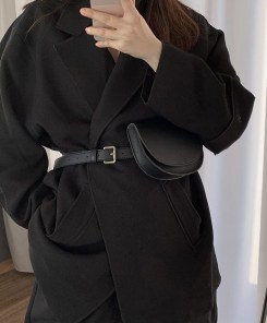 Простая мини сумка на ремне