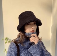 Женская черная вельветовая панама фото