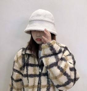 Стильная женская теплая панамка фото