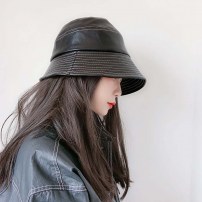 Женская кожаная панамка фото