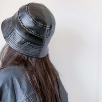 Женская кожаная панамка фото