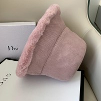 Аккуратная панама на меху женская фото