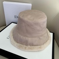 Аккуратная панама на меху женская фото