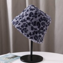 Леопардовая меховая панамка фото