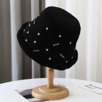 Зимняя женская панамка на меху со звездами фото