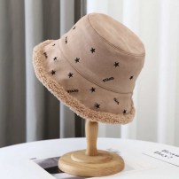 Зимняя женская панамка на меху со звездами фото