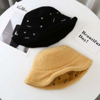 Зимняя женская панамка на меху со звездами фото