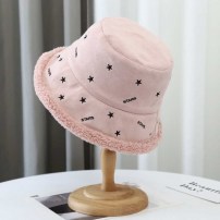 Зимняя женская панамка на меху со звездами фото