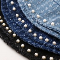 Женская панамка из джинса с жемчугом фото