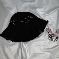 Широкая панама с булавками фото