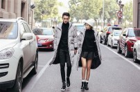 Пуховик с белой полосой на рукаве фото