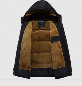 Очень теплая недорогая мужская куртка с мехом на зиму черная фото