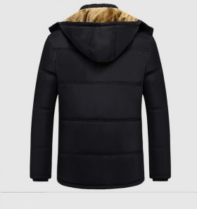 Очень теплая недорогая мужская куртка с мехом на зиму черная фото