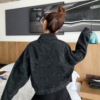 Укороченная черная джинсовка оверсайз фото