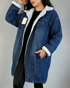 Зимняя джинсовая куртка с мехом женская - свободная и длинная фото