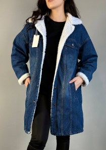 Зимняя джинсовая куртка с мехом женская - свободная и длинная фото