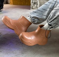 Яркие резиновые сапоги галоши - полу сапожки фото