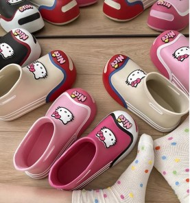 Милые резиновые сапоги с героями мультфильмов фото