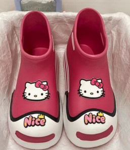 Милые резиновые сапоги с героями мультфильмов фото