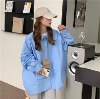 Яркая женская рубашка легкая свободная летняя фото