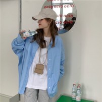 Яркая женская рубашка легкая свободная летняя фото