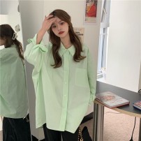 Яркая женская рубашка легкая свободная летняя фото