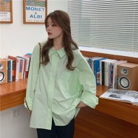 Яркая женская рубашка легкая свободная летняя фото