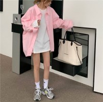 Яркая женская рубашка легкая свободная летняя фото