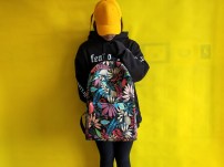 Рюкзак с тропичискоим принтом и цветами фото