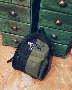 Двухцветный рюкзак с надписью фото