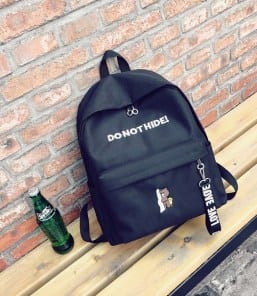 Рюкзак однотонный с надписью Do not hide фото