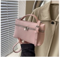 Женская маленькая трендовая сумка кросс боди через плечо и с маленькой ручкой фото