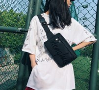 Спортивная небольшая сумка через плече фото