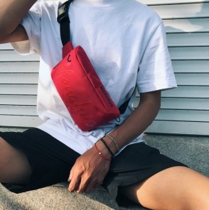 Спортивная небольшая сумка через плече фото