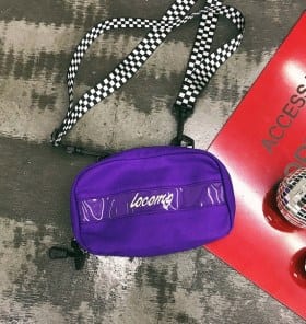 Небольшая бананка на широком ремешке фото