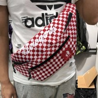 Бананка в клетку с молниями фото