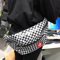 Бананка в клетку с молниями фото