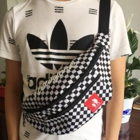 Бананка в клетку с молниями фото