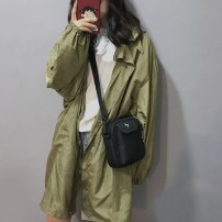 Квадратная бананка через плече с карманом фото