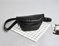 Женская однотонная бананка сумочка фото